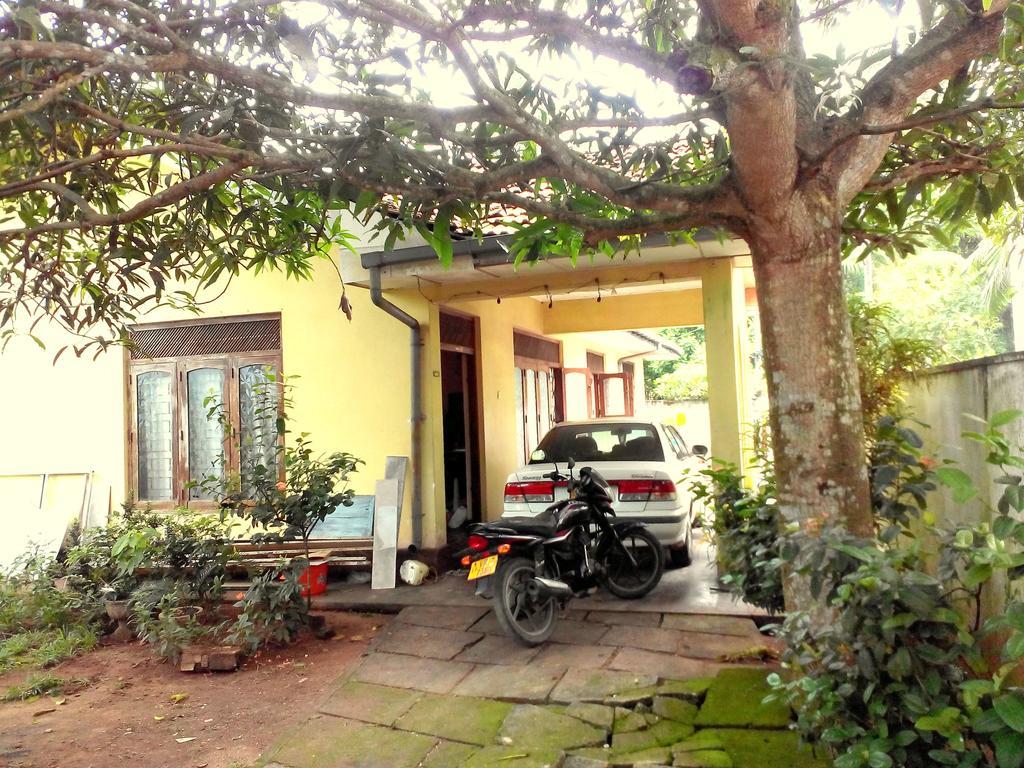 Hikkaduwa Home Stay Luaran gambar