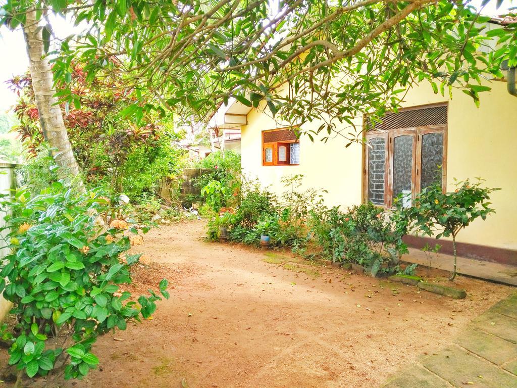 Hikkaduwa Home Stay Luaran gambar